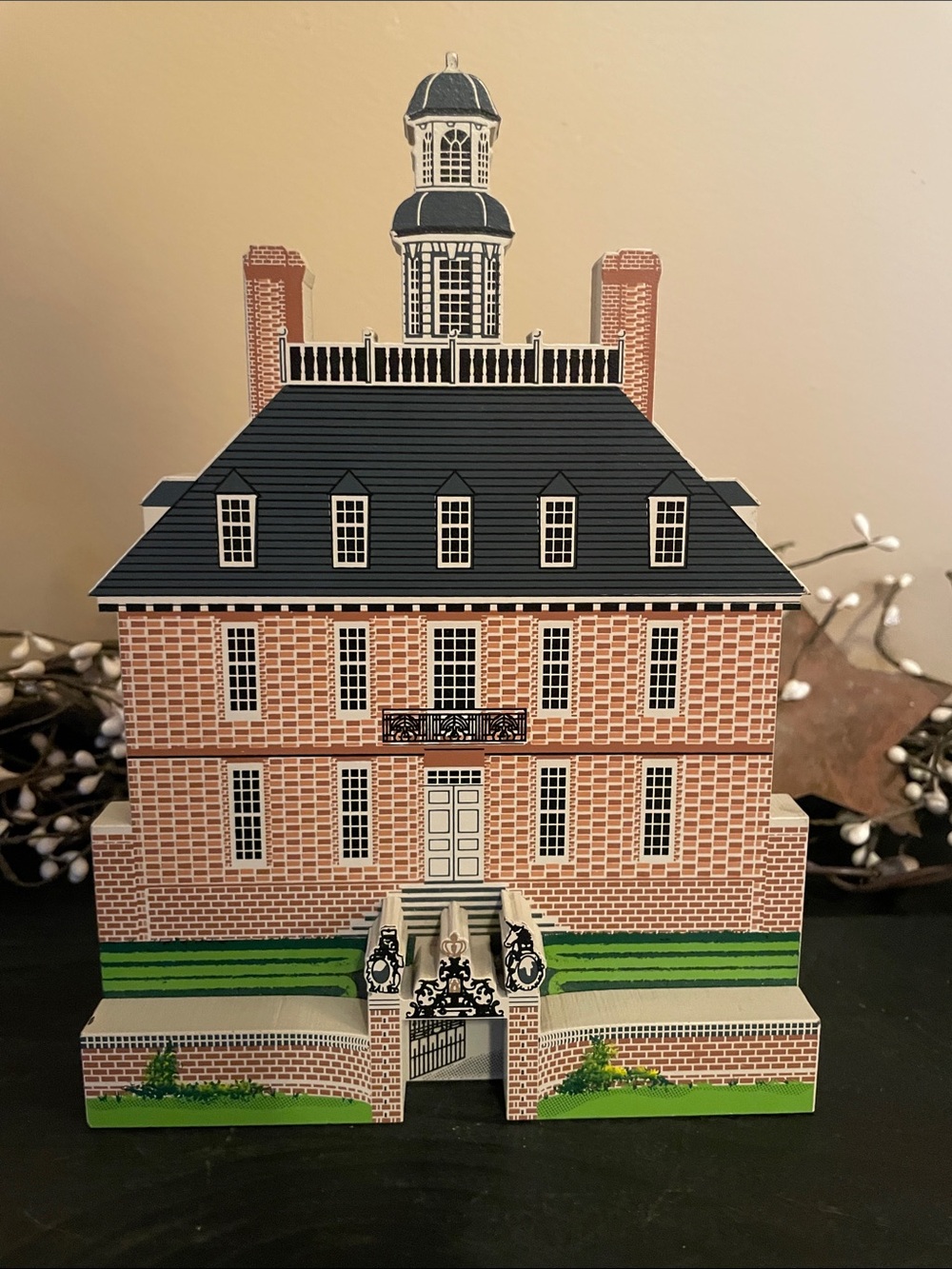 Sheila’s Governor's Palace Williamsburg, Virginia Wooden Plaque - 1997 - 8”x6”